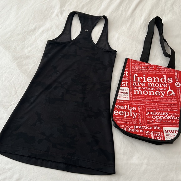 Lululemon black camouflage top - Picture 2 of 4